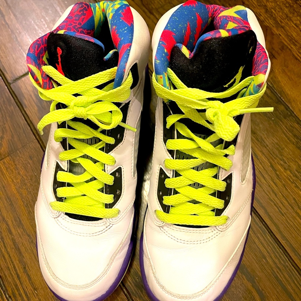 AIR JORDAN 5 RETRO
"Alternate Bel-Air" size mens 7